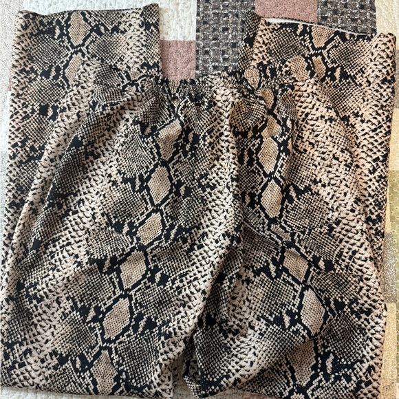 Zara Woman Snake Print Pants - Picture 2 of 5
